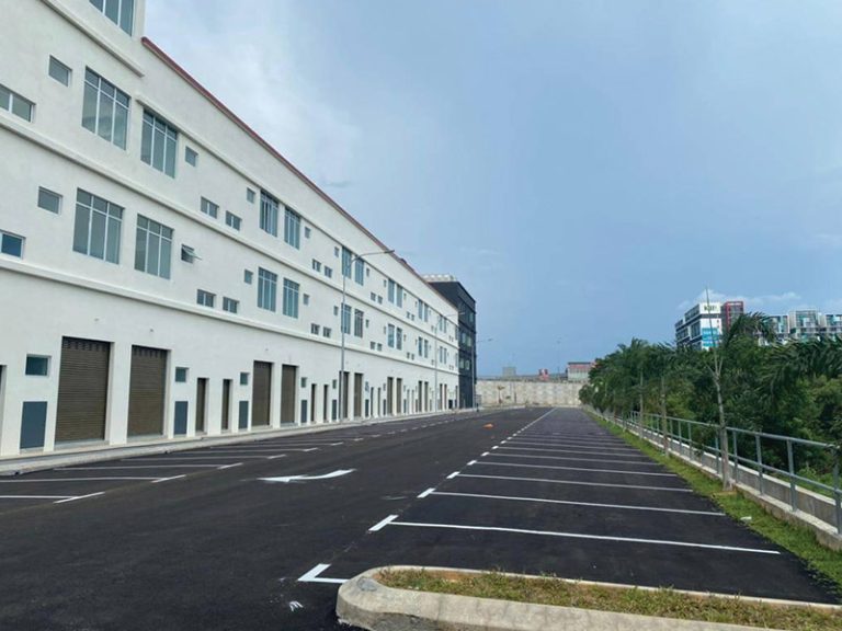 Pusat Perdagangan Sutera Kota Warisan, Sepang