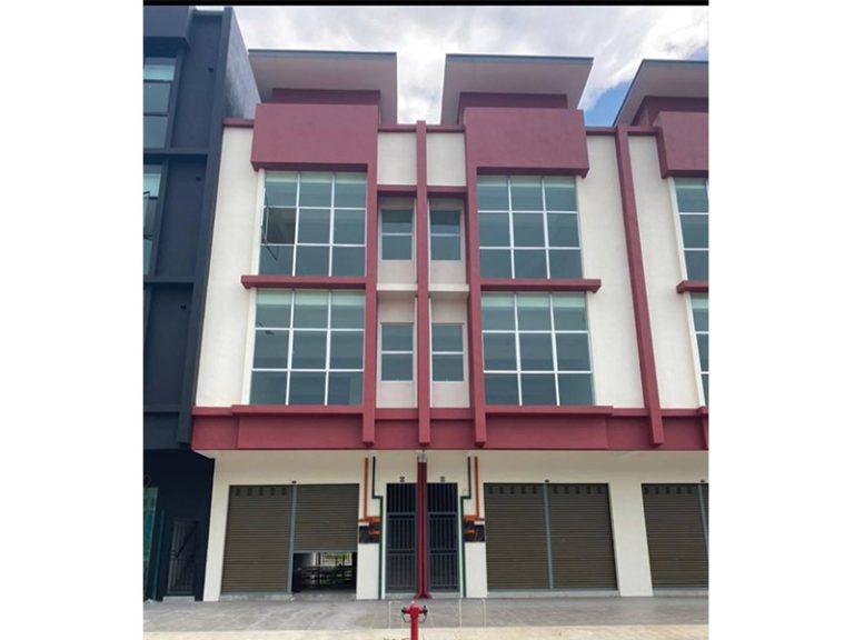 Pusat Perdagangan Sutera Kota Warisan, Sepang